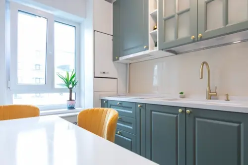 Culorile anului 2025 pentru zugrăvit apartamentul: Tendințe și inspirație