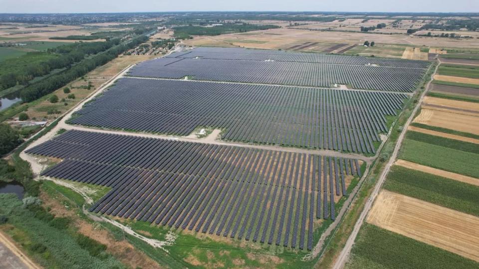 HELLENiQ Renewables lansează primele proiecte solare din România