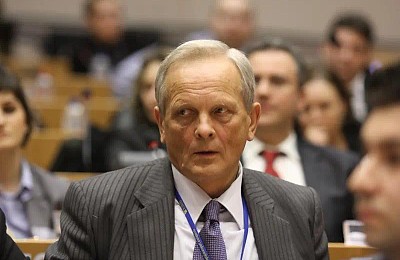 Theodor Stolojan, critici la adresa PNL: „Are și el o mantră, să nu renunțăm la cota unică/ A sosit momentul să o modificăm”