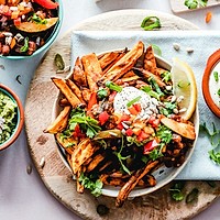 10 Salate de cartofi pe care trebuie să le încerci: De la tradiționale la inovatoare