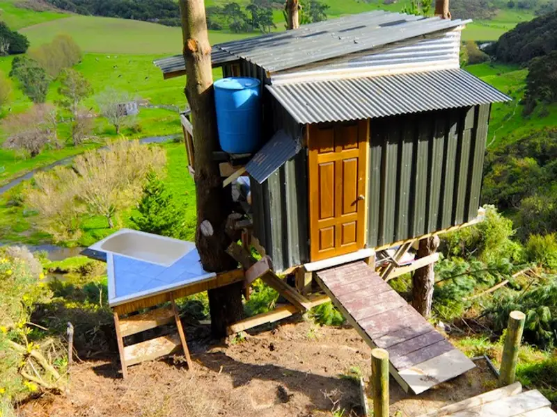 Cabana uimitoare in copac, cu pod retractabil, actionat prin telecomanda (VIDEO)