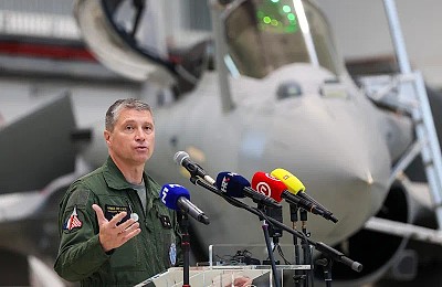 Un general francez, la comanda operațiunilor aeriene ce apără și România. Are 116 misiuni de luptă