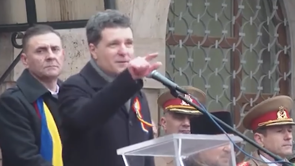 Românii care l-au huiduit pe Nicușor Dan de Ziua Unirii Principatelor au fost vânați și sancționați cu amenzi usturătoare. Președintele le-a spus că au tot dreptul să protesteze, deoarece e un drept pentru care s-a murit