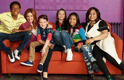 Încă mai este vacanţă, aşa că urmăreşte noutățile lunii septembrie la Disney Channel