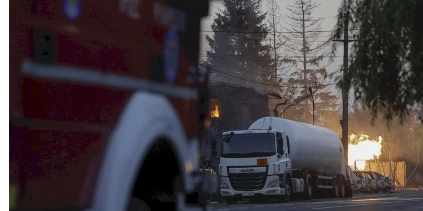 Prefectul Capitalei a convocat luni dimineață, 28 august, Colegiul prefectural al Capitalei, pentru a discuta despre stațiile GPL și benzinăriile dintre blocuri