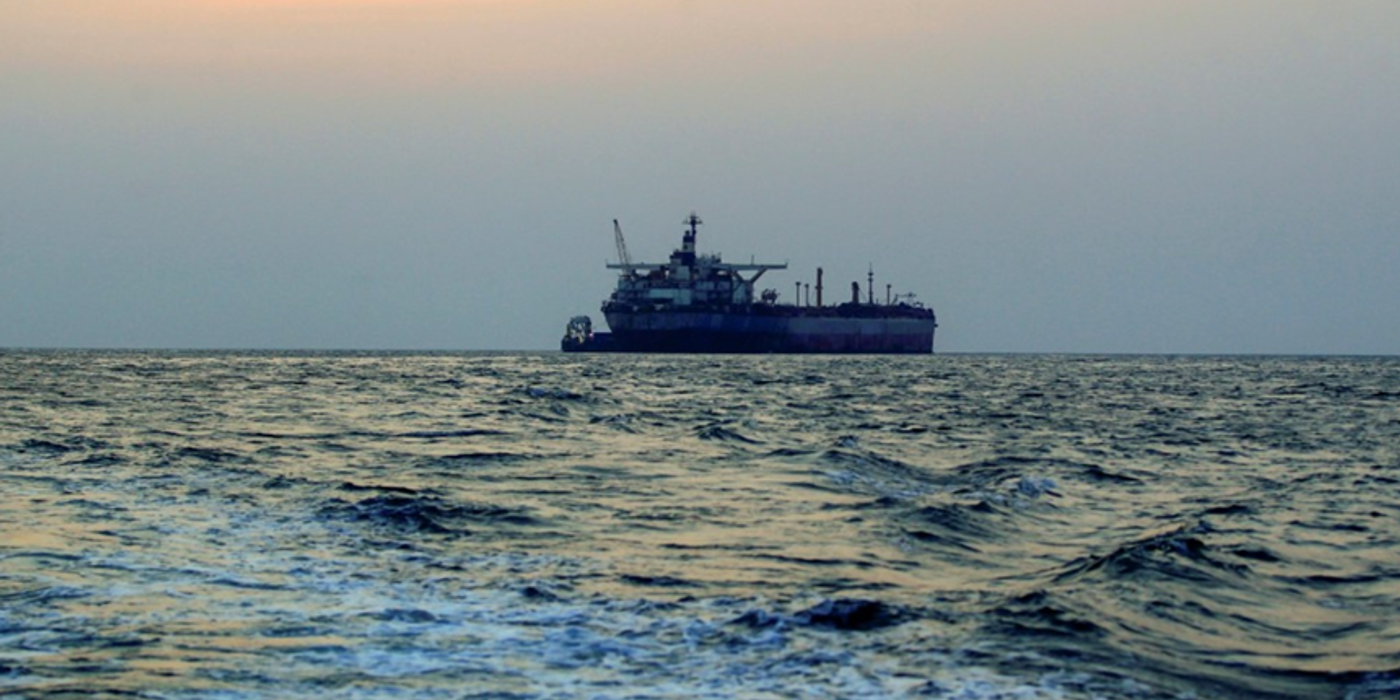 O navă britanică, atacată în largul Yemenului. CENTCOM anunţă o confiscare de armament provenind din Iran şi destinat huthi. Liderul rebelilor, Abdel Malek al-Houthi, avertizează UE să nu se amestece