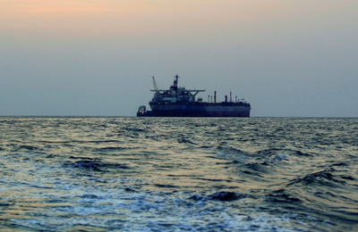 O navă britanică, atacată în largul Yemenului. CENTCOM anunţă o confiscare de armament provenind din Iran şi destinat huthi. Liderul rebelilor, Abdel Malek al-Houthi, avertizează UE să nu se amestece