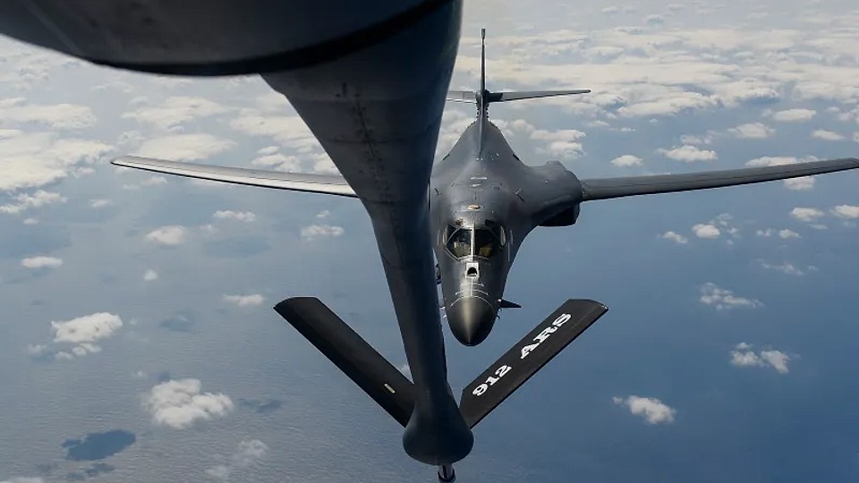 Americanii au trimis bombardiere strategice cu rază lungă de acțiune Rockwell B-1B Lancer în Japonia, în a doua desfășurare majoră de forțe din acest an