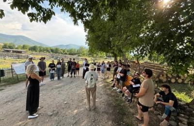 Lecția de la Sarmizegetusa: Cum Muzeul Național de Istorie a Transilvaniei crește generații de arheologi și transformă trecutul într-un model de viitor