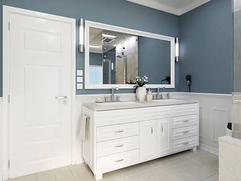 Amenajare baie cu vopsea decorativă în relief: tot ce trebuie să știi