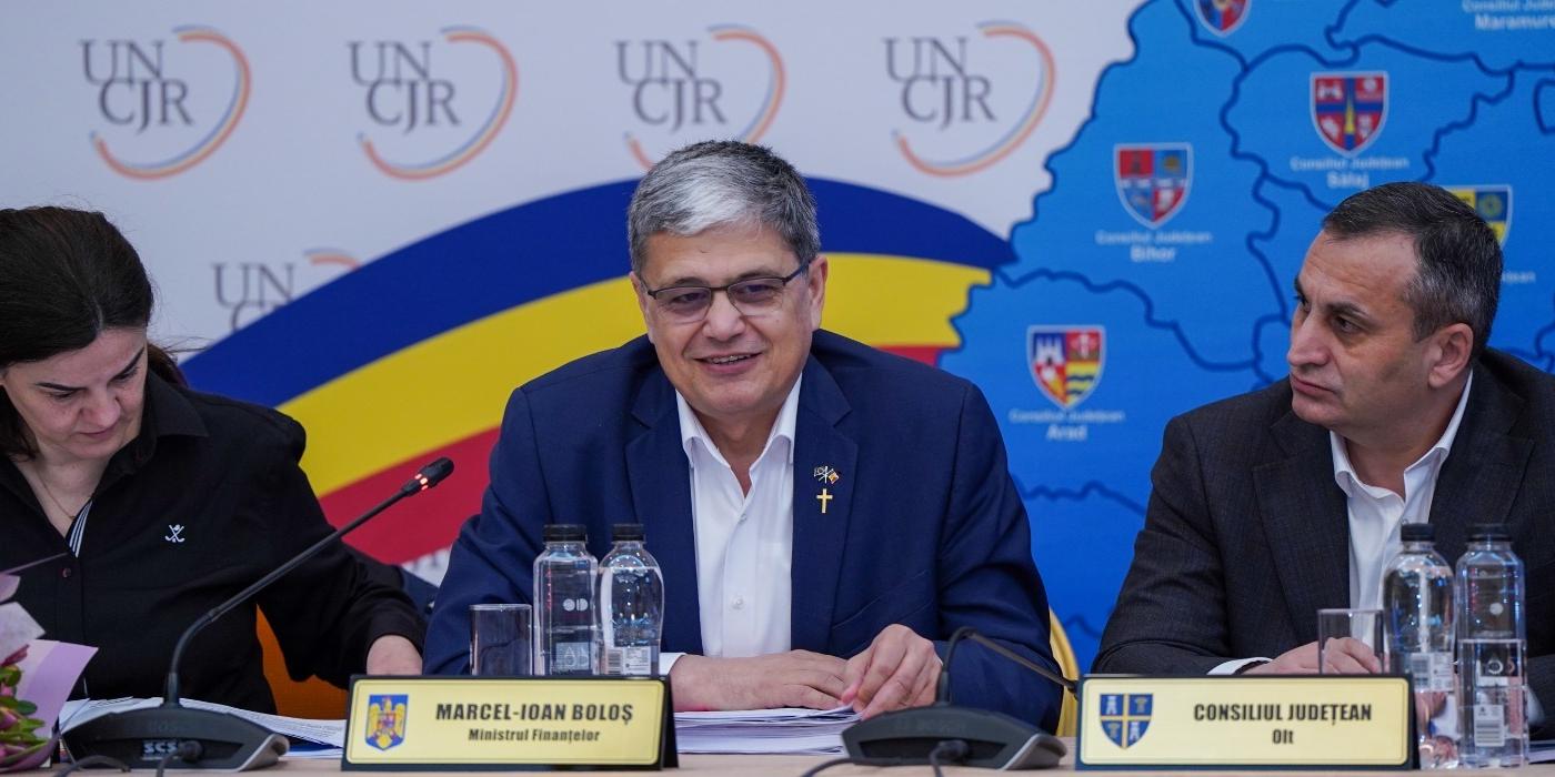 Marcel Boloş, discuţie cu reprezentanţii Consiliilor Judeţene pe tema finanţării autorităţilor locale şi a proiectelor derulate cu fonduri europene / Ministrul Finanţelor afirmă că anul 2024 aduce cea mai mare pondere a investiţiilor în PIB de până acum