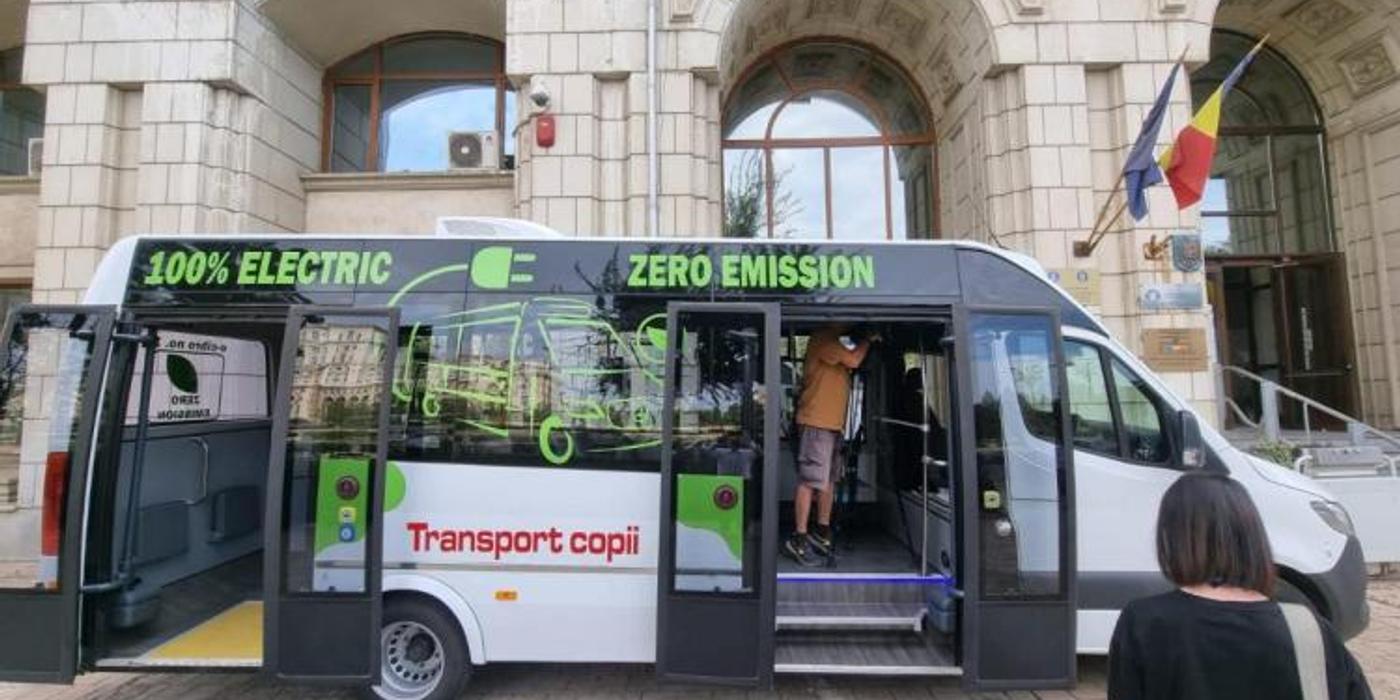 Vestă bună pentru elevii clujeni! Vor fi cumpărate microbuze electrice școlare pentru toate comunele din județ