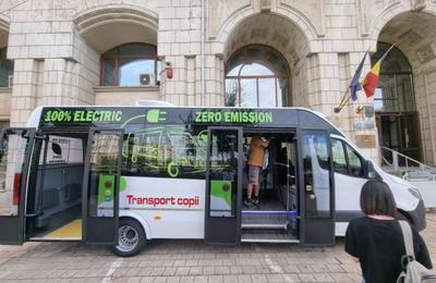 Vestă bună pentru elevii clujeni! Vor fi cumpărate microbuze electrice școlare pentru toate comunele din județ