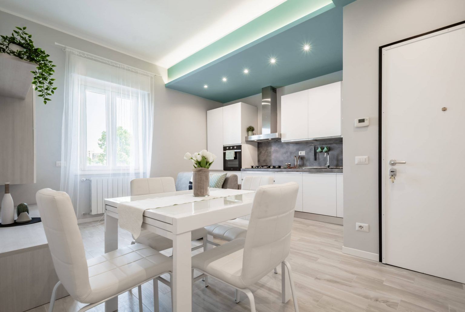 Transformare inedita pentru un apartament de 2 camere  poze inainte si dupa