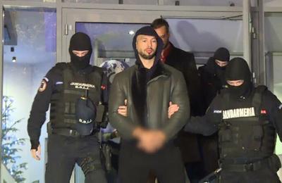 Frații Tate și-ar putea pierde întreaga avere. Procurorii DIICOT au pus sechestru pe vila și mașinile de milioane de dolari