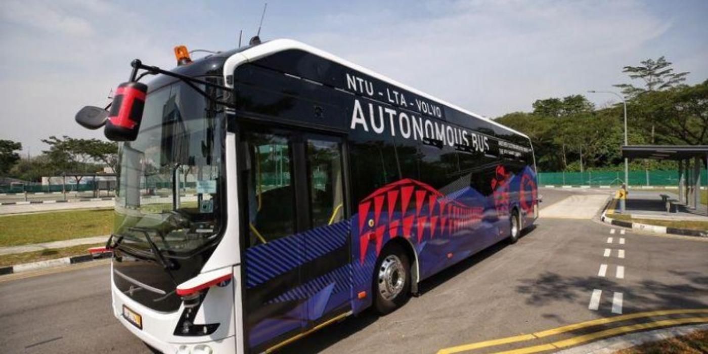 Primarul nu renunță la ideea autobuzelor autonome. „Așteptăm schimbarea legislației”