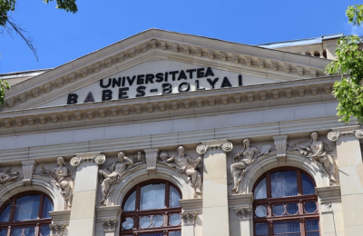 Permis de bibliotecă direct în telefon: Studenții de la UBB folosesc portofelul digital european