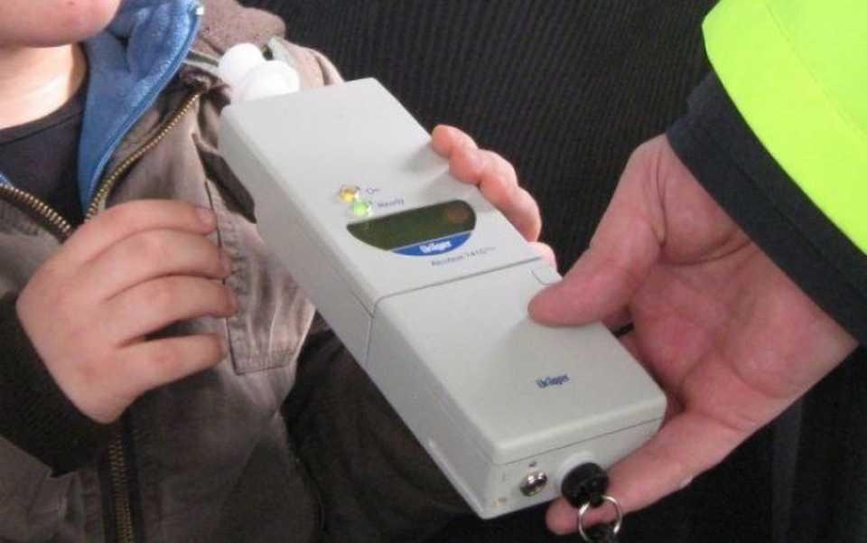 Polițiștii clujeni au reținut un bărbat ce s-a urcat la volan beat, deși avea permisul suspendat