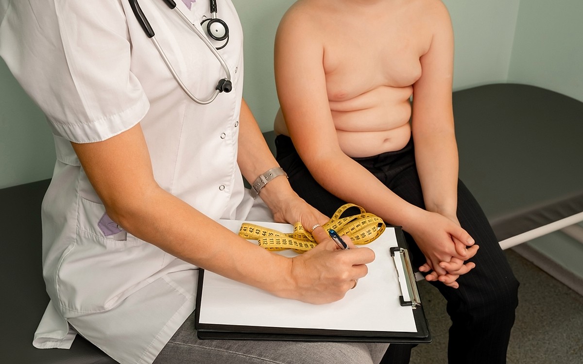 Evaluarea cardiologică la copiii cu suprapondere și obezitate: riscuri și prevenție