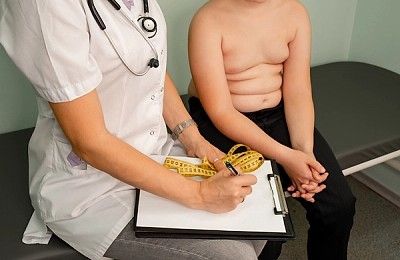 Evaluarea cardiologică la copiii cu suprapondere și obezitate: riscuri și prevenție