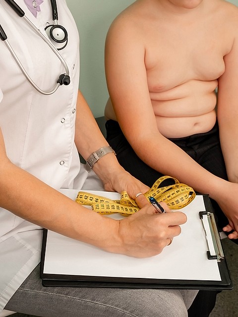 Evaluarea cardiologică la copiii cu suprapondere și obezitate: riscuri și prevenție