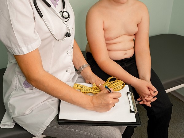 Evaluarea cardiologică la copiii cu suprapondere și obezitate: riscuri și prevenție