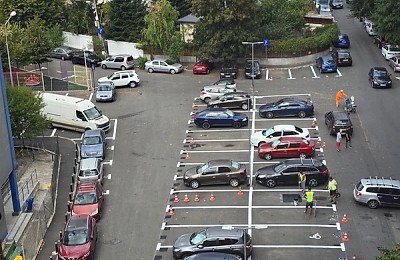 Lucrări de reîmprospătare și marcare a locurilor de parcare pe Strada Verigei din Sectorul 5
