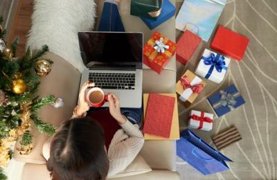 Românii au făcut cumpărături online de 1,3 milioane euro în ziua de Crăciun