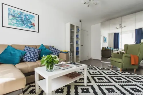 Studio mic, dar cochet amenajat