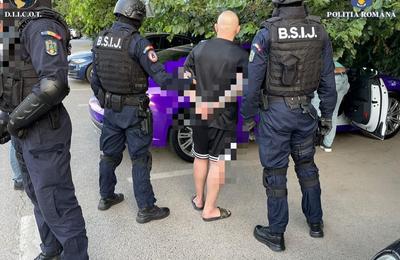 Percheziții domiciliare la persoane bănuite de comiterea infracțiunii de trafic de persoane