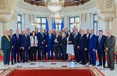 IMM România, decorată cu Ordinul „Meritul Industrial și Comercial” pentru contribuția la dezvoltarea sectorului IMM