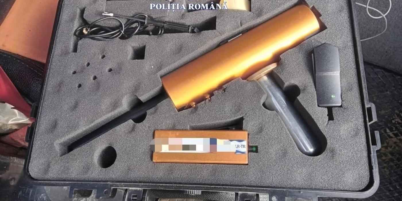 În urma unui flagrant al polițiștilor din comuna Vințu de Jos, un clujean a fost prins cu detectoare de metal neautorizate