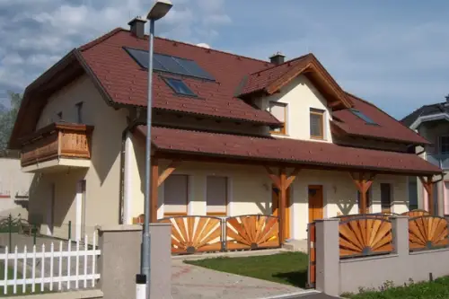 (P) Case uitate si redescoperite in locuri de poveste