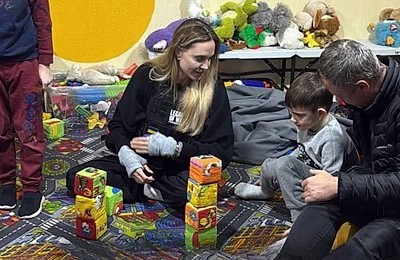 Actriţa Angelina Jolie a păşit într-unul dintre cele mai afectate oraşe ucrainene – ce a făcut la Herson