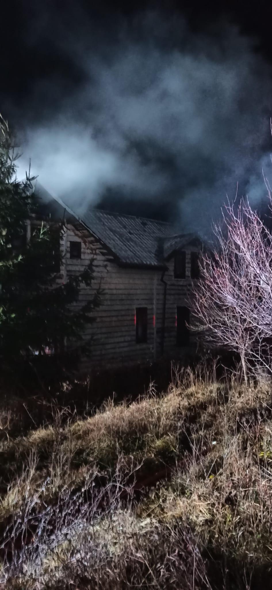 Incendiu noaptea trecută la o casă din Jucu