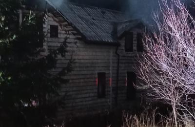 Incendiu noaptea trecută la o casă din Jucu