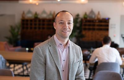 Bright Spaces se extinde și îl aduce pe Mike Hapoianu ca Regional Manager