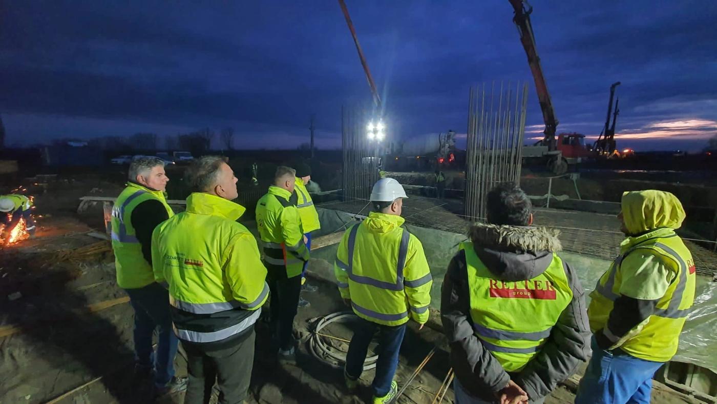 Tunuri de căldură şi sistem de iluminat pe lotul 1 din Autostrada Moldovei A7, pentru a se putea lucra pe durata iernii, în program prelungit FOTO