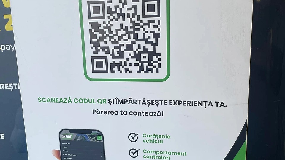 „Condica de reclamații 2.0” ajunge în autobuze, tramvaie și troleibuzele STB. Scanează codul QR de pe afiș pentru a trimite sesizări și a evalua șoferii și controlorii.