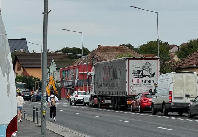 Atenție, șoferi! Traficul de pe Calea Baciului este aglomerat, astăzi, 9 august