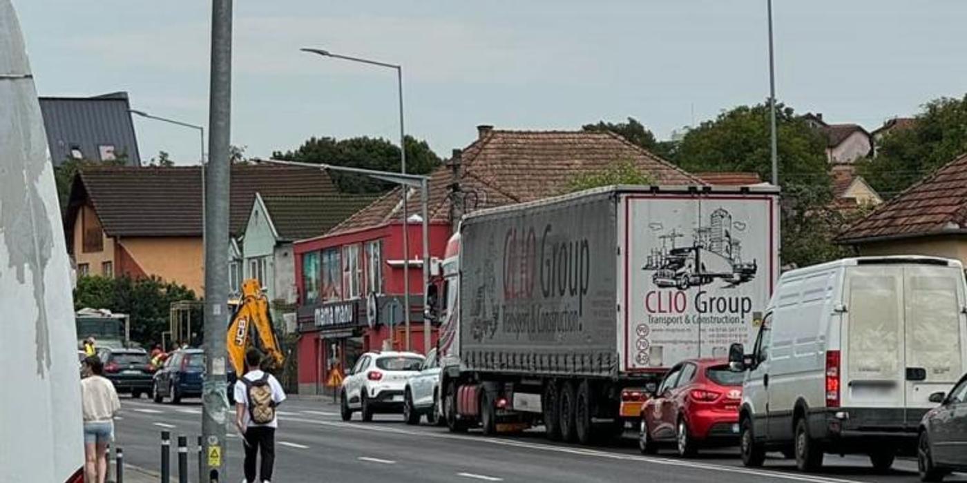 Atenție, șoferi! Traficul de pe Calea Baciului este aglomerat, astăzi, 9 august