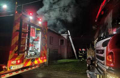 Incendiu, noaptea trecută, la acoperișul unei case din localitatea Șoimeni