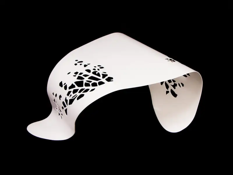 Lumini si umbre in creatiile Alinei Turdean