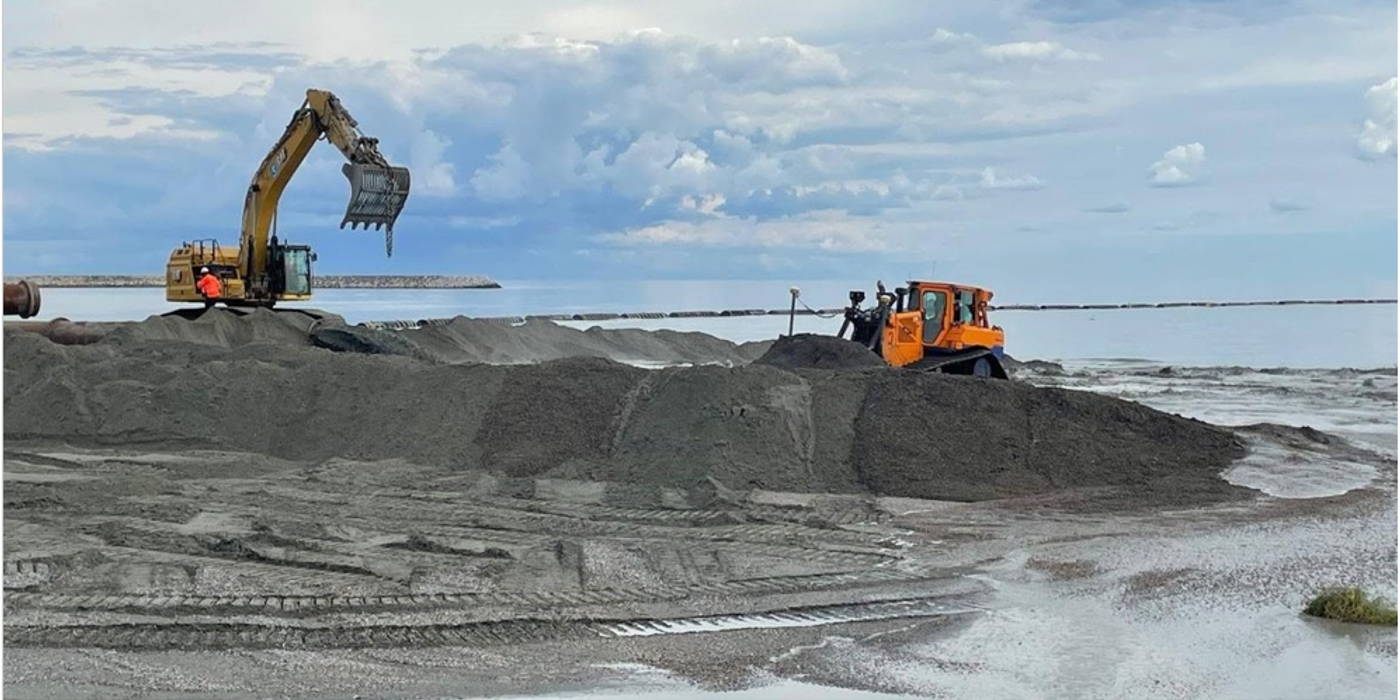 După „Litoralul pentru toți”, începe „Marea pentru utilaje”. Când vor fi gata noile plaje din Mangalia și Saturn
