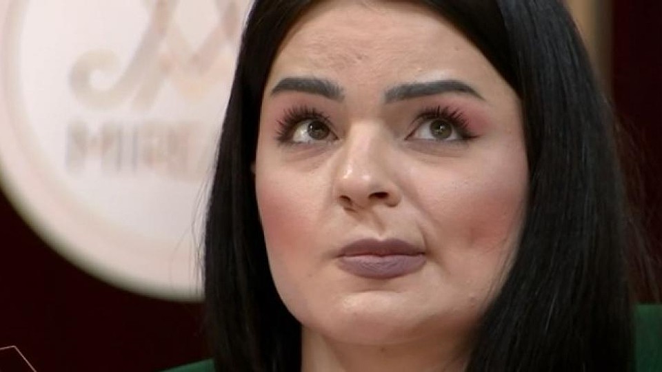 Mihaela i-a propus lui Ștefan să nu se căsătorească, iar tatăl lui susține ideea: ”Să o abandoneze”
