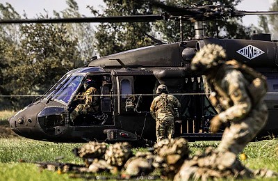 Parașutiștii “Screaming Eagles” au debarcat primii în Normandia. Ce misiuni au, acum, în România?