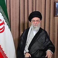 Donald Trump afirmă că liderul suprem al Iranului a fost ucis în bombardamente / Iranul neagă și lovește Israelul