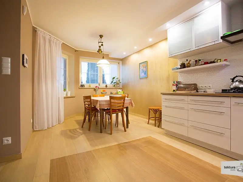 Reamenajarea unei bucatarii un spatiu modern in nuante calde si primitoare