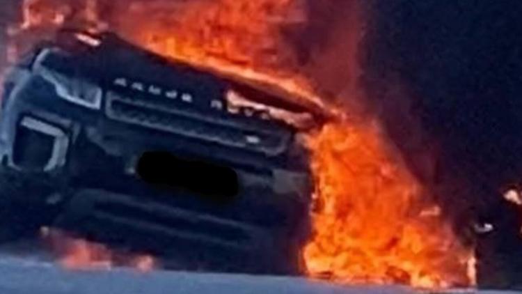 Land Rover incendiat în Cluj-Napoca de șapte tineri teribiliști