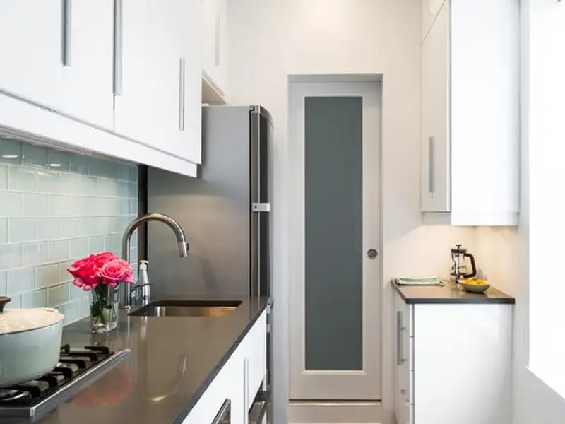 Renovarea unei bucatarii mici foto inainte si dupa